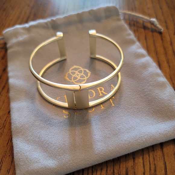 Kendra Scott Gold Lucy Mother of Pearl Bracelet - Picture 4 of 5